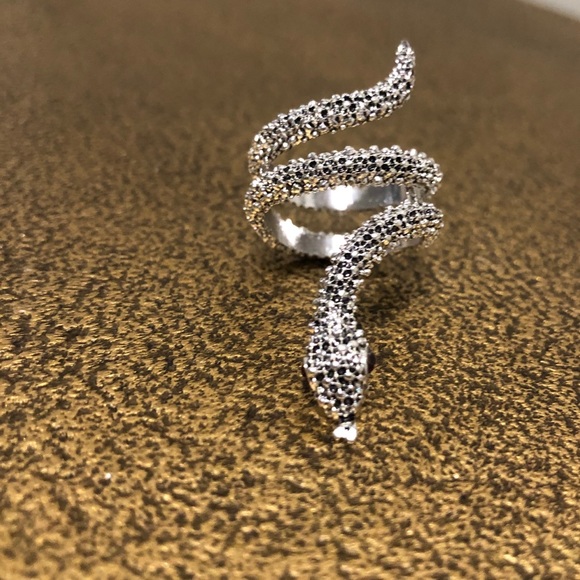 Snake Ring Silver Toned with Jewel Eyes NEW - Picture 6 of 8